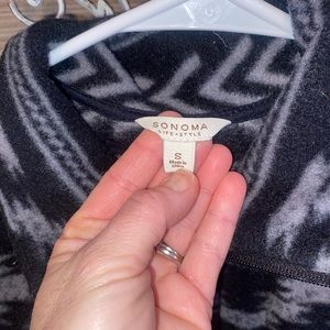 Sonoma Life+Style, light weight. Sweater jacket with pockets. Aztec design.